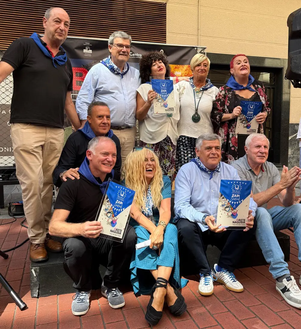 CERVEZAS LA SALVE RECIBE EL PREMIO ZAPI SARIAK 2025 POR SU LABOR EN ASTE NAGUSIA