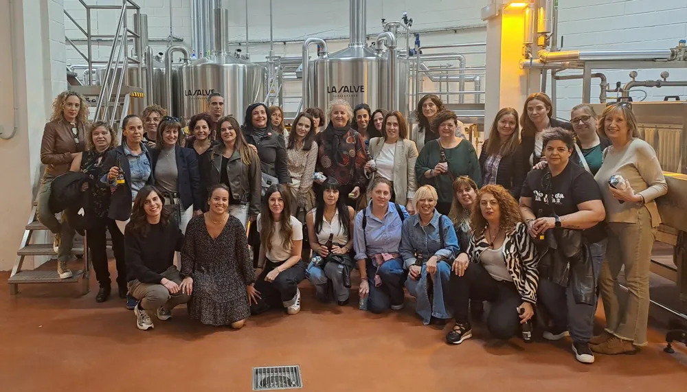 EROSKI celebra en LA SALVE con un grupo de trabajadores que cumplen 25 años en la cooperativa